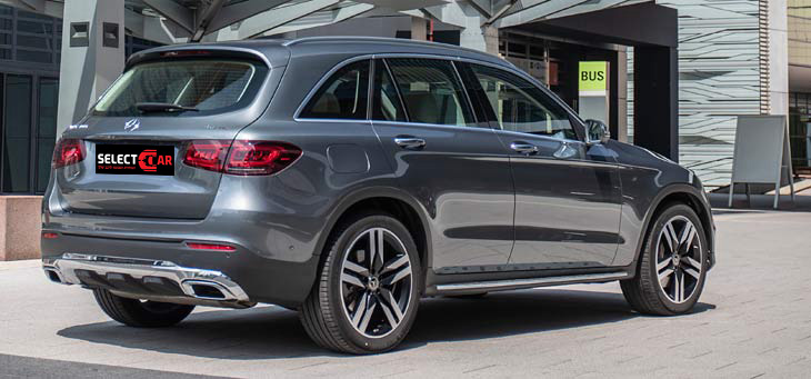 Mercedes-Benz GLC 300 4MATIC , selenitgrau metallic, Leder seidenbeige/espressobraun;Kraftstoffverbrauch kombiniert: 7,4-7,1 l/100 km; CO2-Emissionen kombiniert: 169-162 g/km*
Mercedes-Benz GLC 300 4MATIC , selenite grey metallic, Leather silk beige/espresso brown;Fuel consumption combined: 7.4-7.1 l/100 km; combined CO2 emissions: 169-162g/km*